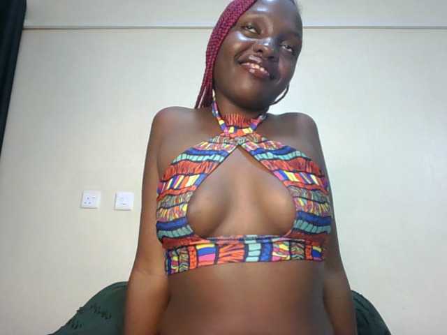 Leslie-ann1 live cam on BongaCams