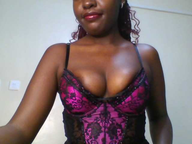 Leslie-ann1 live cam on BongaCams