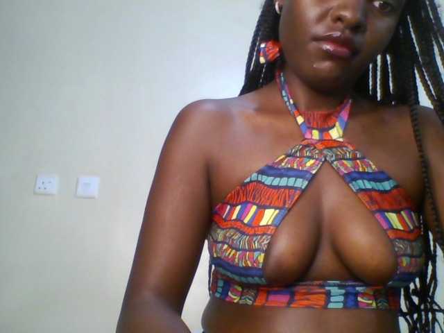 Leslie-ann1 live cam on BongaCams