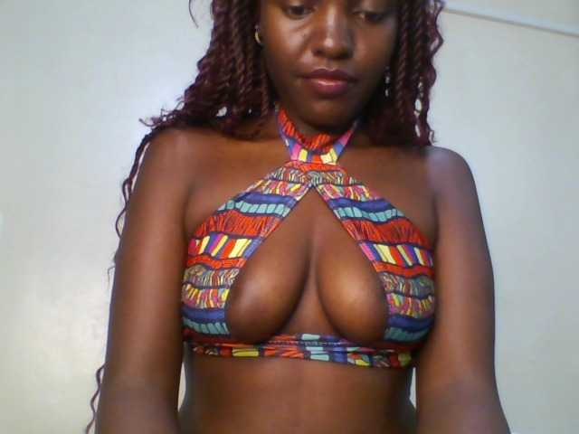 Leslie-ann1 live cam on BongaCams