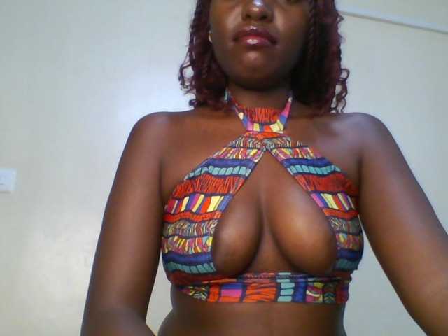 Leslie-ann1 live cam on BongaCams