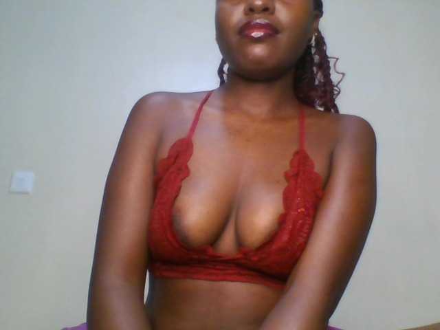 Leslie-ann1 live cam on BongaCams
