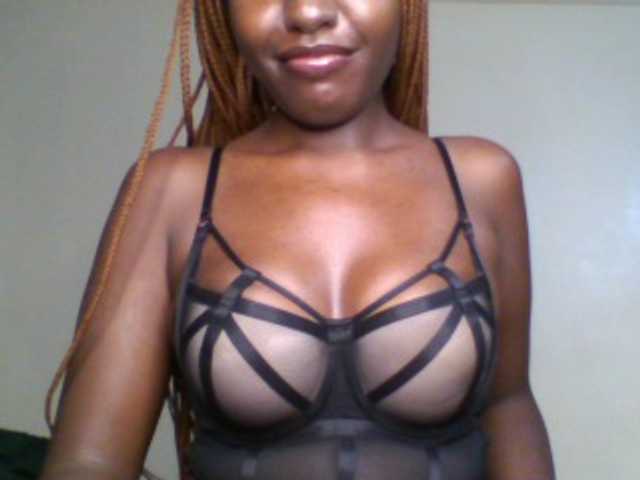 Leslie-ann live webcam show