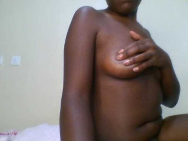 Leslie-ann1's BongaCams show and profile