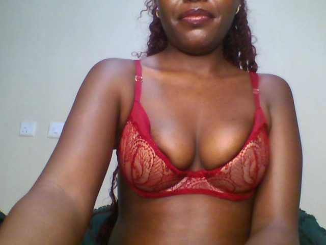 Leslie-ann1 live cam on BongaCams