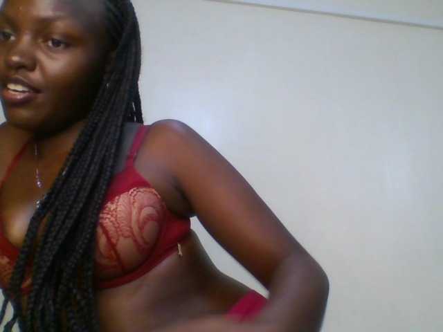 Leslie-ann1 live cam on BongaCams