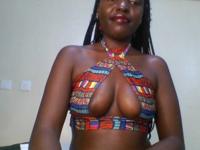 Leslie-ann1 live cam on BongaCams