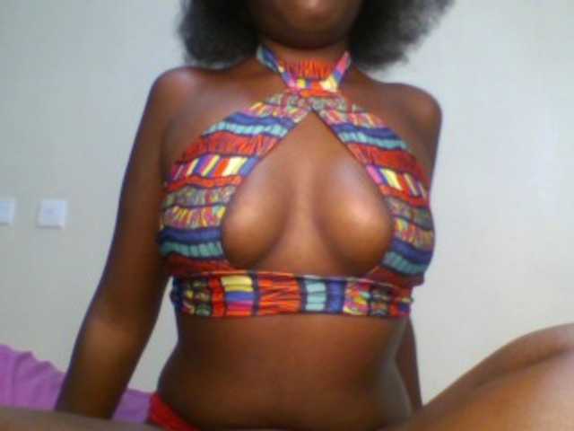 Leslie-ann1 live cam on BongaCams