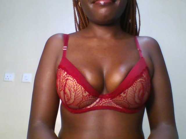 Leslie-ann1 live cam on BongaCams