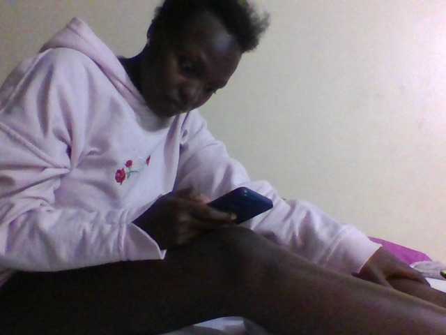 Leslie-ann1's BongaCams show and profile