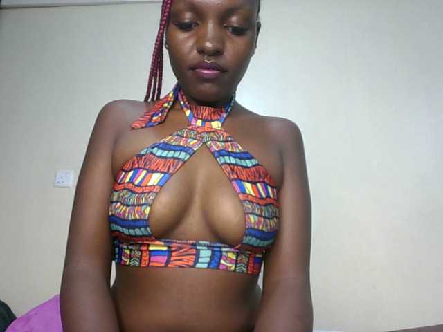 Leslie-ann1 live cam on BongaCams