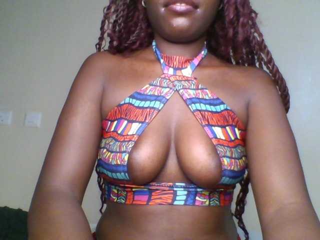 Leslie-ann1 live cam on BongaCams