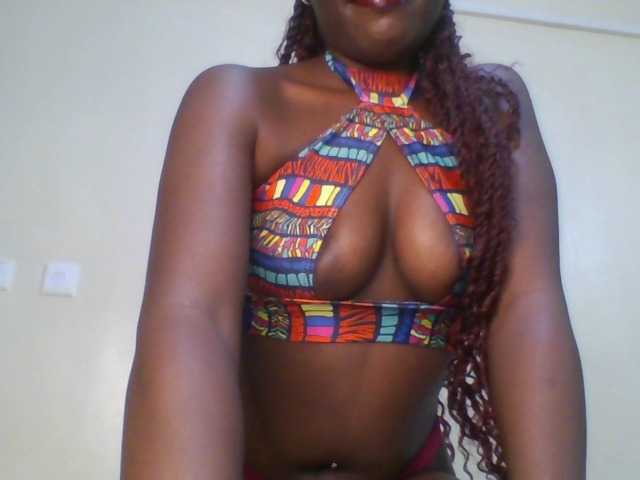 Leslie-ann1 live cam on BongaCams
