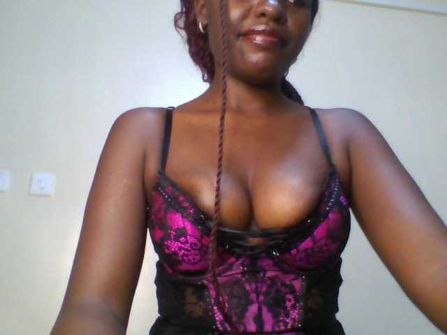 Leslie-ann1 live cam on BongaCams
