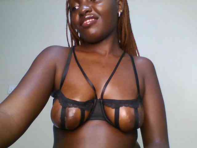 Leslie-ann1 Live Webcam on BongaCams
