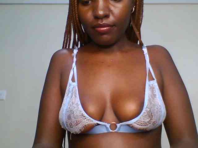 Leslie-ann1 Live Webcam on BongaCams