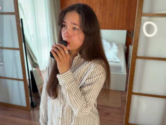 PlumyBun's BongaCams show and profile