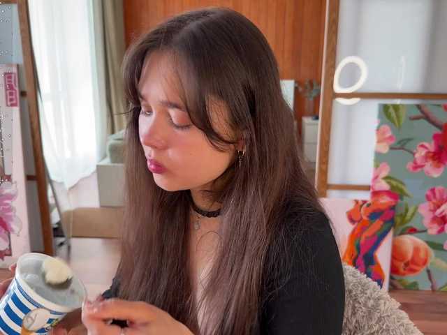 PlumyBun live cam on BongaCams
