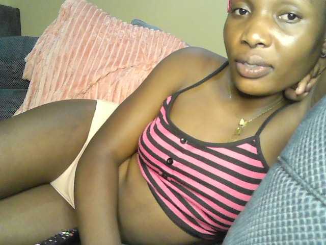 Prettystephy webcam bongacams model stream image