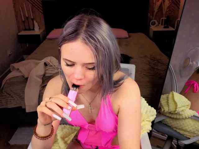 Tessa-Ashe webcam