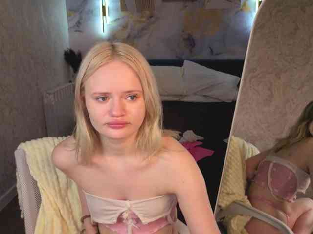 Tessa-Ashe webcam