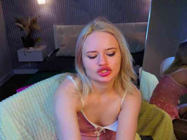 Tessa-Ashe webcam