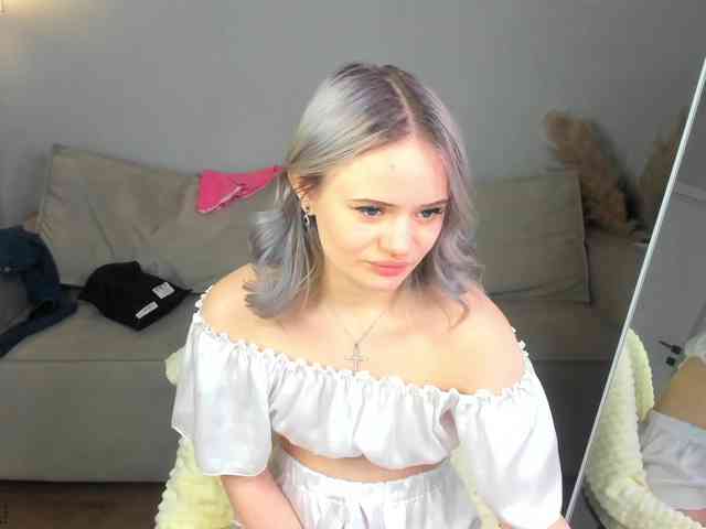 Tessa-Ashe webcam