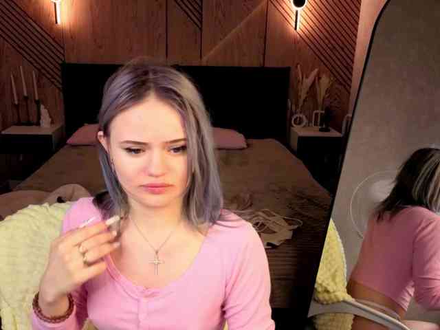 Tessa-Ashe webcam