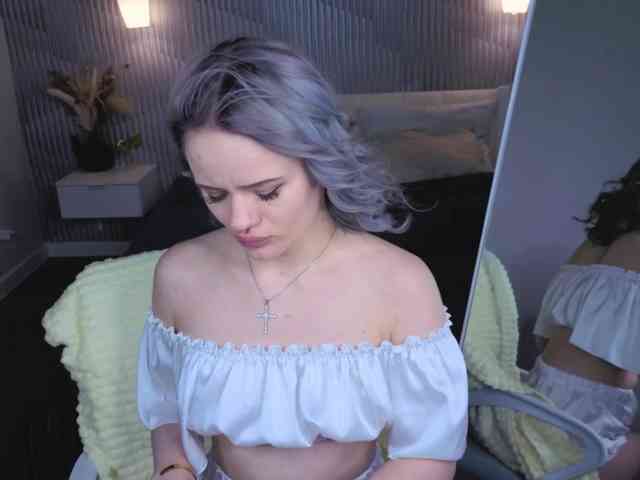 Tessa-Ashe webcam