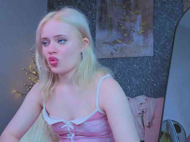 Tessa-Ashe webcam