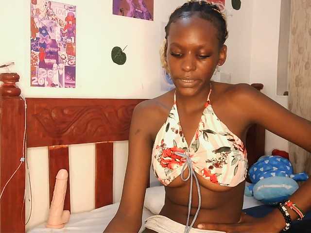 VelvetDesire live cam on BongaCams