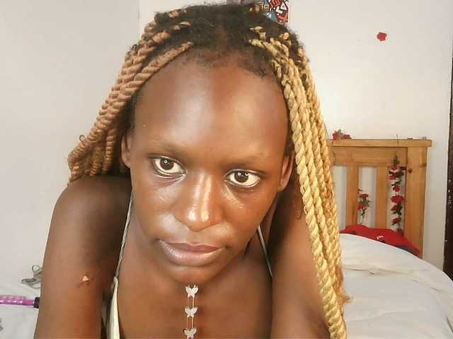 VelvetDesire's BongaCams show and profile