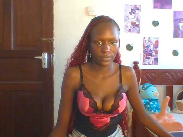 VelvetDesire live cam on BongaCams