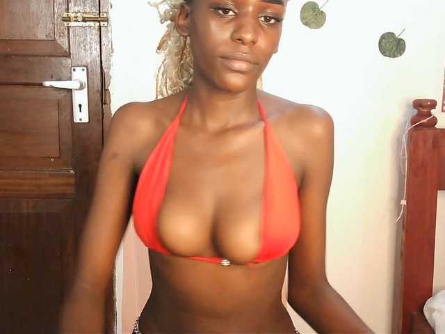 VelvetDesire live cam on BongaCams