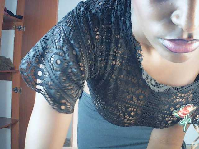 VelvetDesire live cam