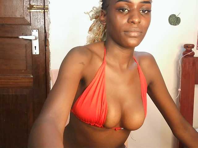VelvetDesire live cam on BongaCams