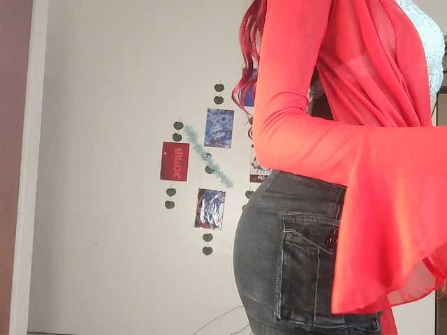 VelvetDesire live cam