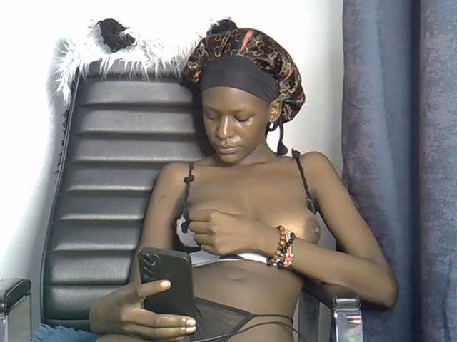 VelvetDesire live cam on BongaCams