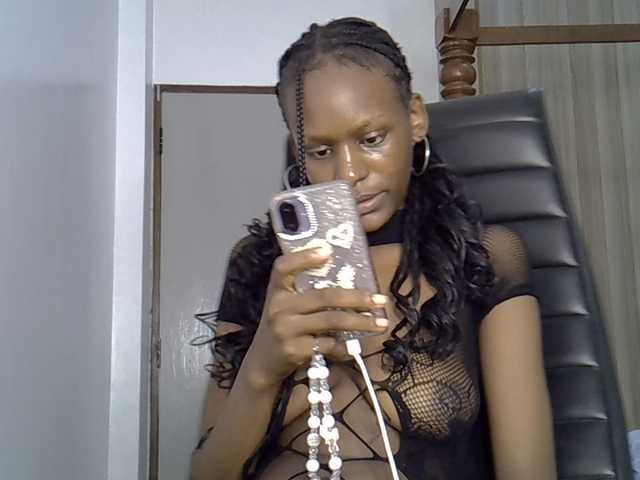 VelvetDesire live cam on BongaCams