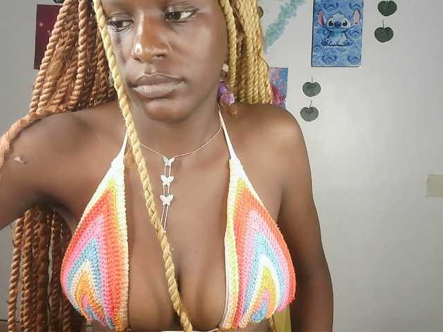 VelvetDesire's BongaCams show and profile