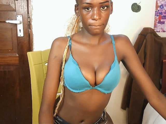VelvetDesire live cam on BongaCams