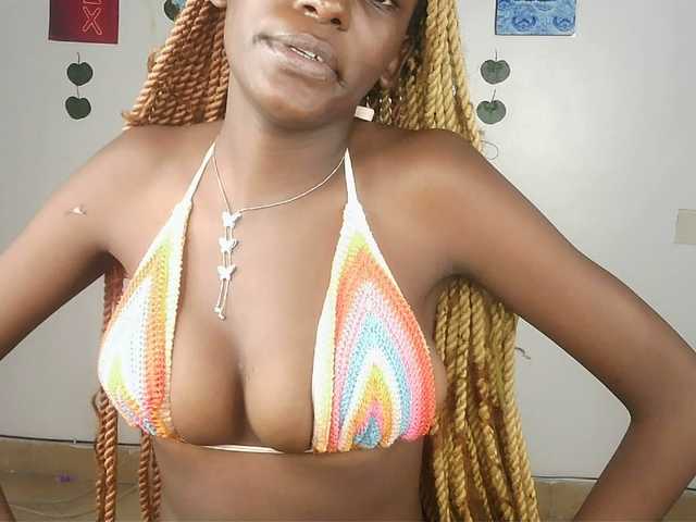 VelvetDesire's BongaCams show and profile