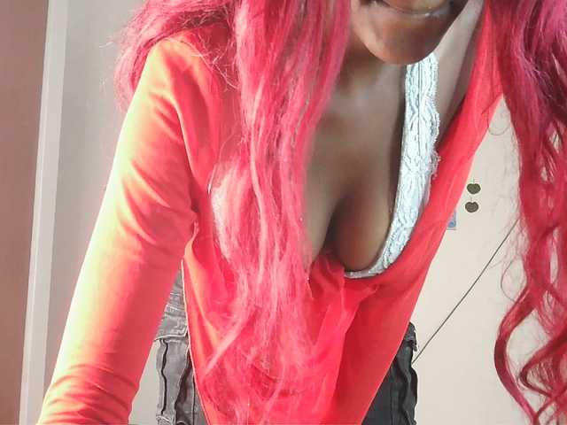 VelvetDesire's BongaCams show and profile