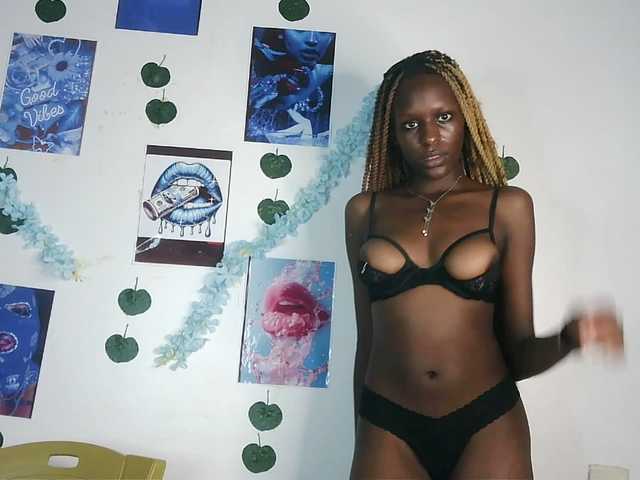 VelvetDesire's BongaCams show and profile