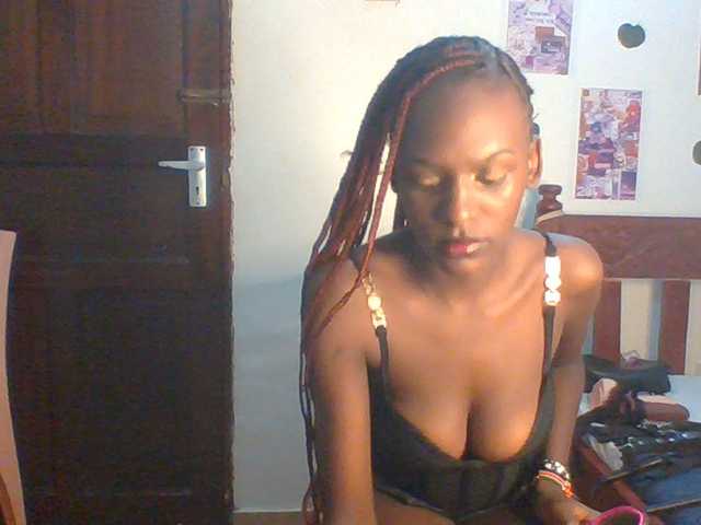 VelvetDesire live cam on BongaCams