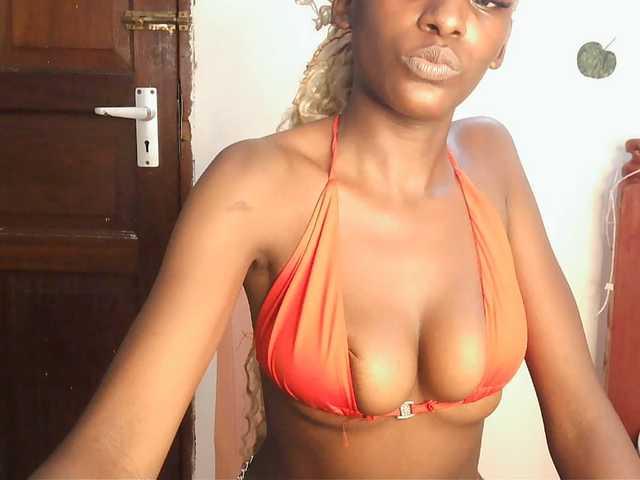 VelvetDesire live cam on BongaCams