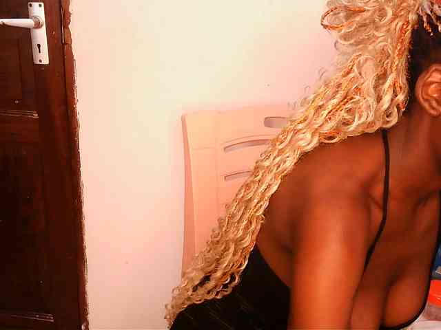 VelvetDesire webcam