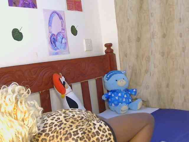 VelvetDesire webcam
