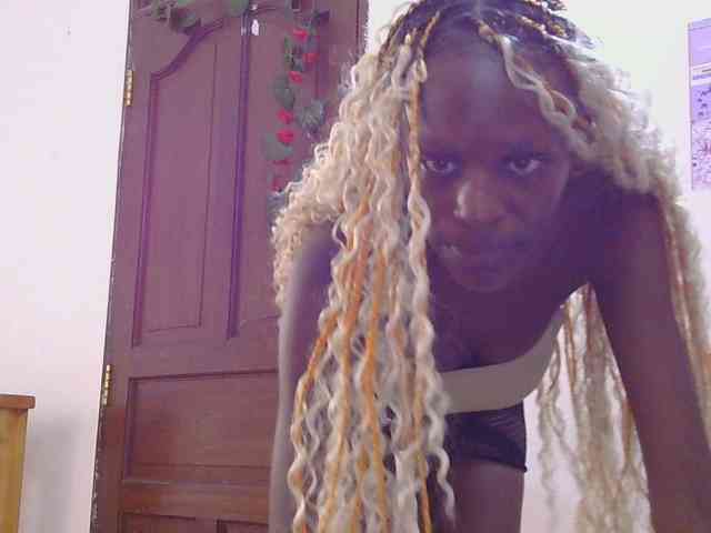 VelvetDesire webcam