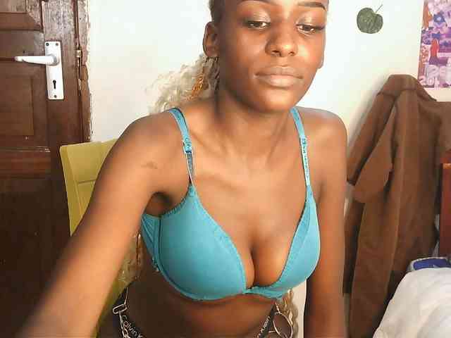 VelvetDesire webcam